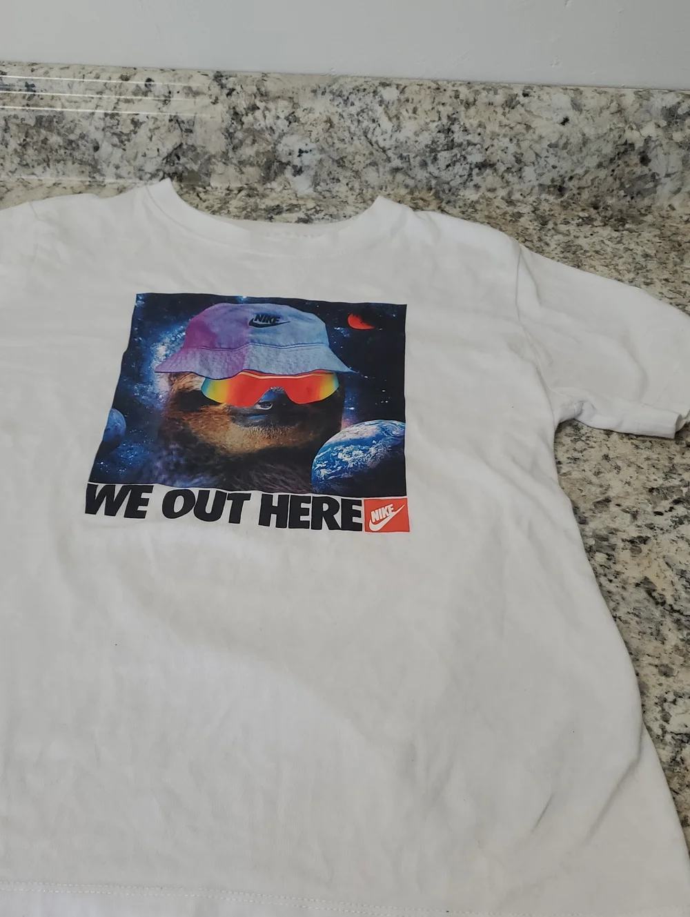 NIKE Kids White Graphic Tee - 